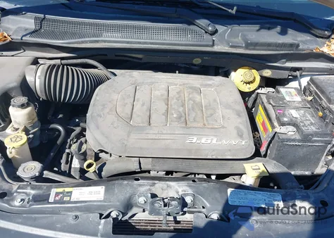 2013 Chrysler Town & Country Touring-L z USA, uszkodzony, nr VIN 2C4RC1CG1DR801836